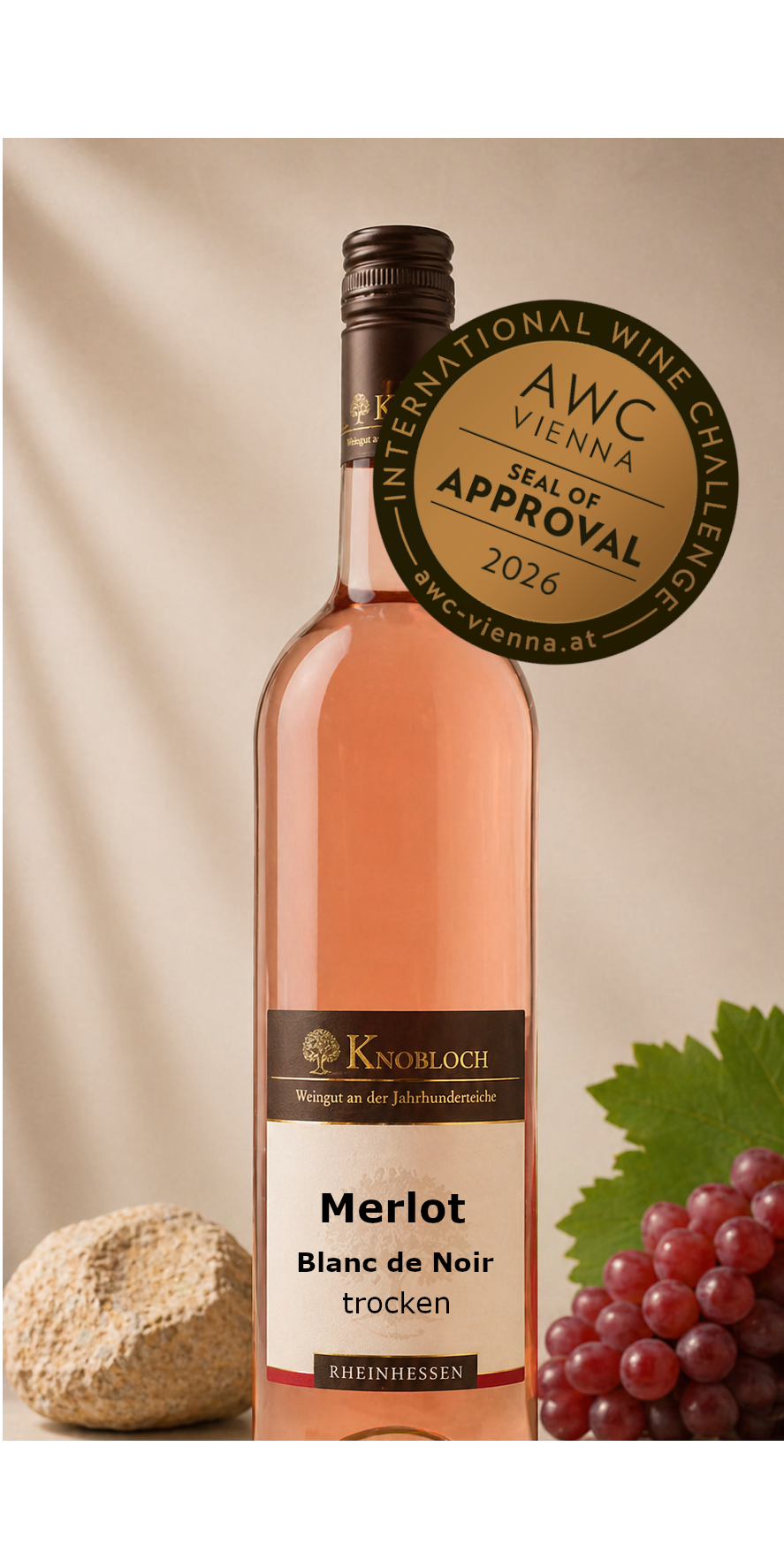 <br>Artikel-Nr.: 65<br> Merlot Blanc de Noir Qualitätswein trocken 0,75l I AWC Seal of approval 2026<br>